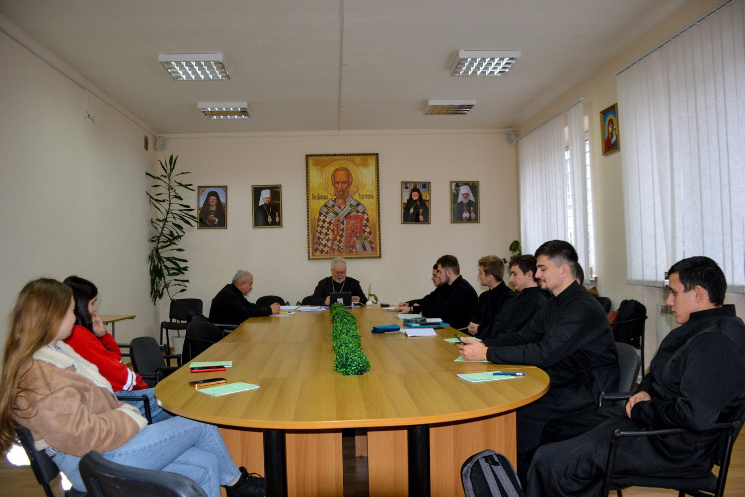 Професор єпископ Віктор Бедь провів залікову атестацію з історії Православної Церкви в Україні (І ст. – 2024 р.) для студентів КаУ ім. Августина Волошина та УУБА