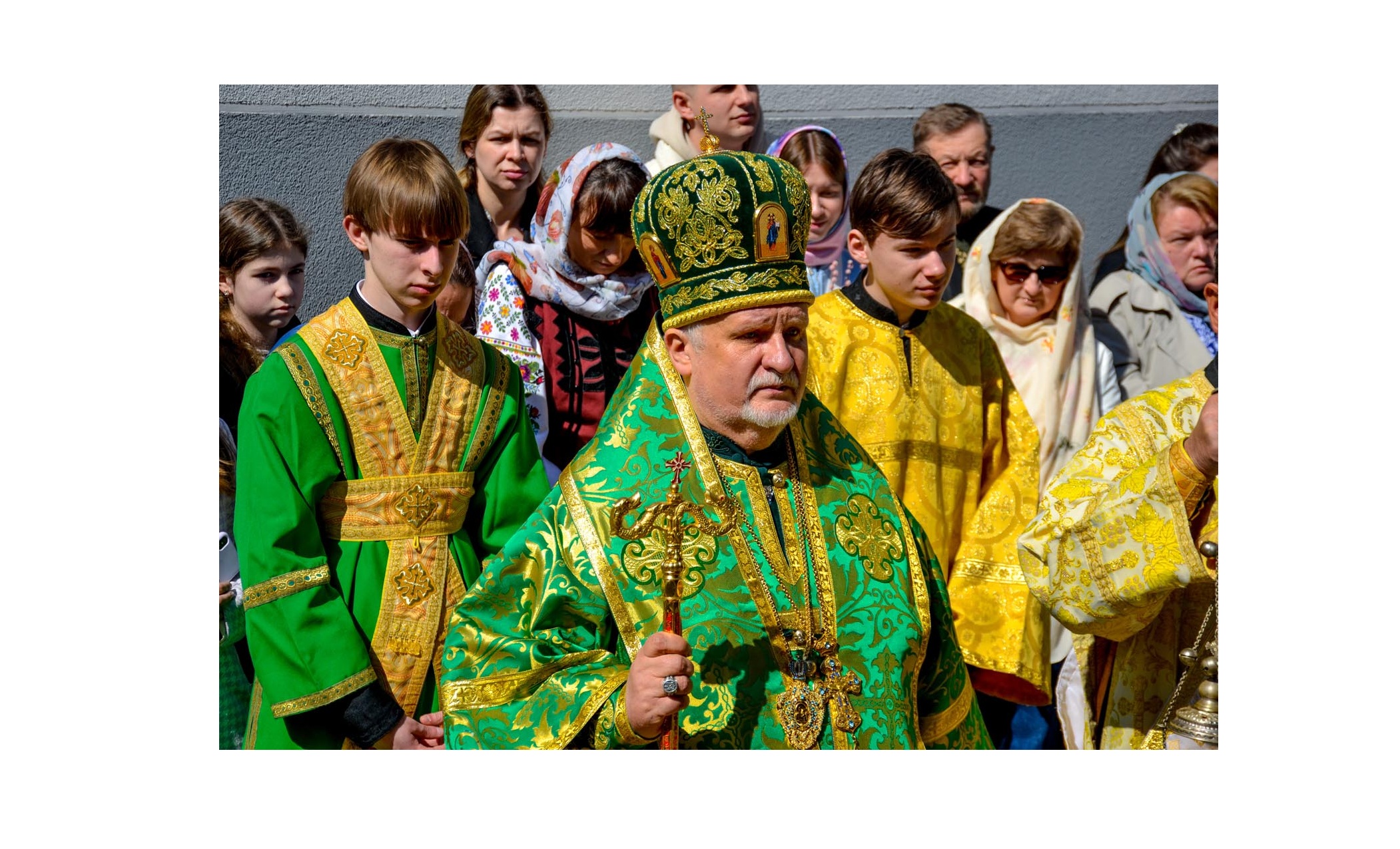У свято Входу Господнього в Єрусалим єпископ Мукачівський і Карпатський Віктор Бедь очолив Божественну літургію в кафедральному храмі ПЦУ в м. Ужгород та освятив зелене віття верби