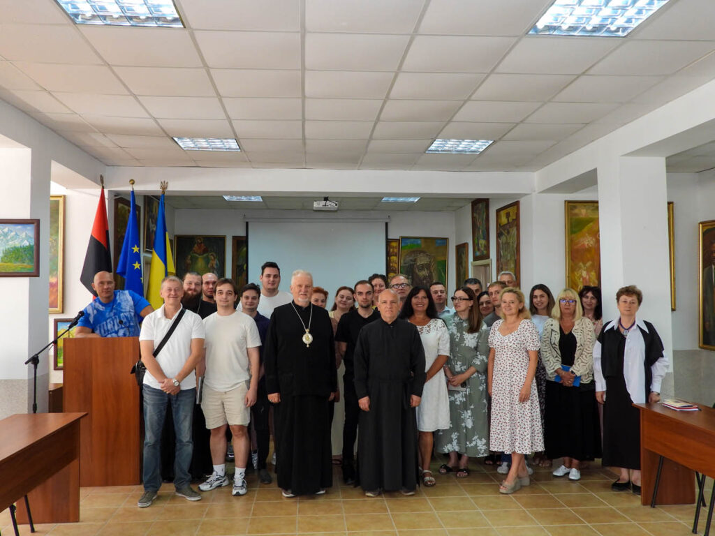 КАРПАТСЬКИЙ УНІВЕРСИТЕТ ІМЕНІ АВГУСТИНА ВОЛОШИНА ПРЕЗЕНТУВАВ ПЕРШУ В УКРАЇНІ ЦИФРОВУ ПЛАТФОРМУ ПОВНОГО ОСВІТНЬОГО ЦИКЛУ 24/7